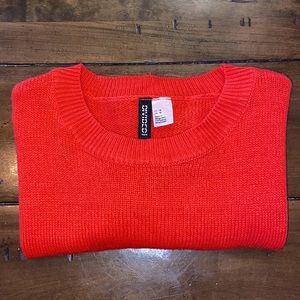 H&M DIVIDED woman’s red crop sweater